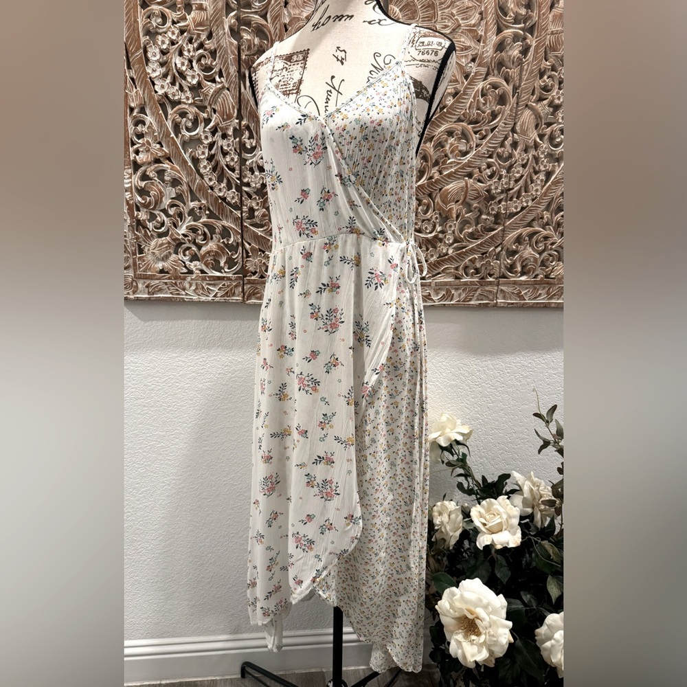 Mudd Super Soft Dainty Floral Boho Country Chic Faux Wrap Midi Summer Dress - Picture 4 of 13